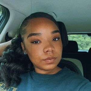 Meet your Posher, Paris J.